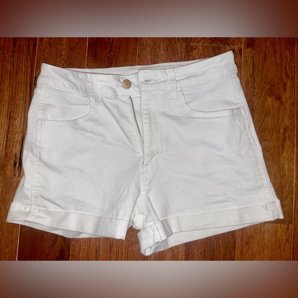 H&M Pants - H & M White Denim stretchy shorts Hemmed NWOT sz 8